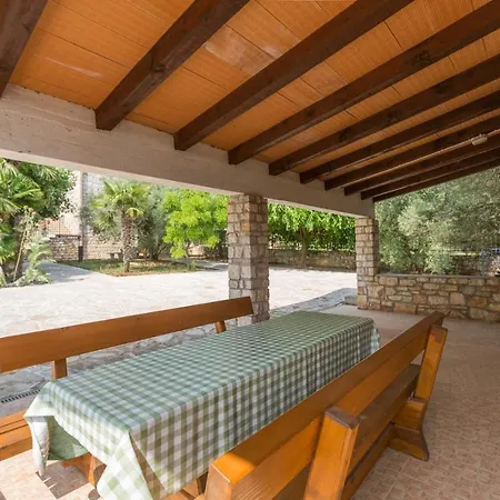 House Anna, Near The With Huge Private Garden *