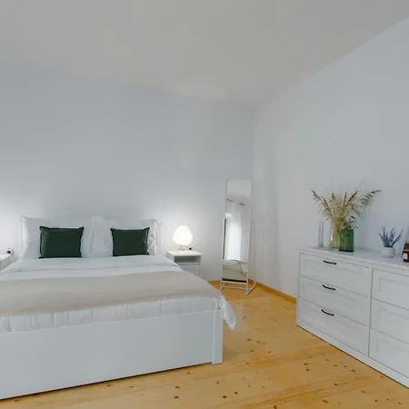 House Anna, Near The With Huge Private Garden Holiday home Tar-Vabriga