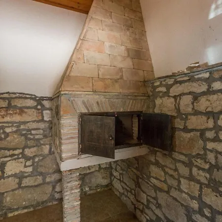 House Anna, Near The With Huge Private Garden * Tar-Vabriga