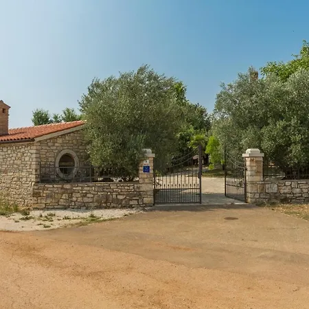 House Anna, Near The With Huge Private Garden * Tar-Vabriga