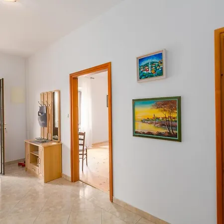 House Anna, Near The With Huge Private Garden * Tar-Vabriga